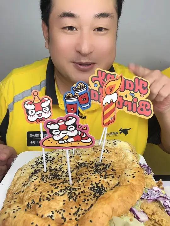 塔斯汀六合一的超级大汉堡