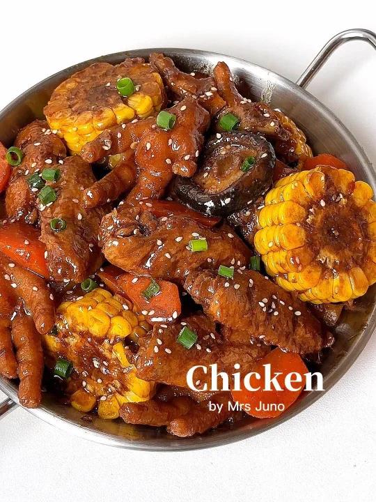 这一锅鸡翅鸡爪煲绝了软烂入味好吃到爆!好吃到汤汁都不剩的鸡翅鸡爪煲真的绝 香浓入味,鸡翅鸡