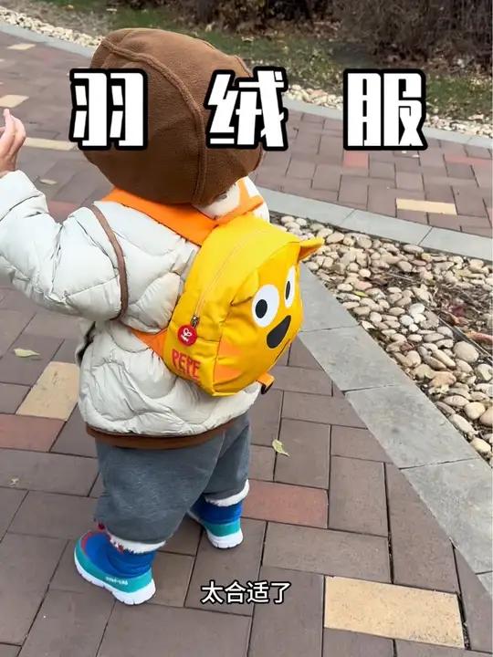 两件套的羽绒服真的会更加实用～一年三季都可穿～而且是真的鸭绒哦!强推 儿童羽绒服 童装羽绒