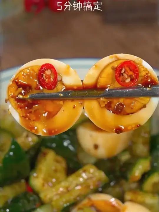 海天酸辣凉拌汁，方便省事，简简单单就做出饭店的味道