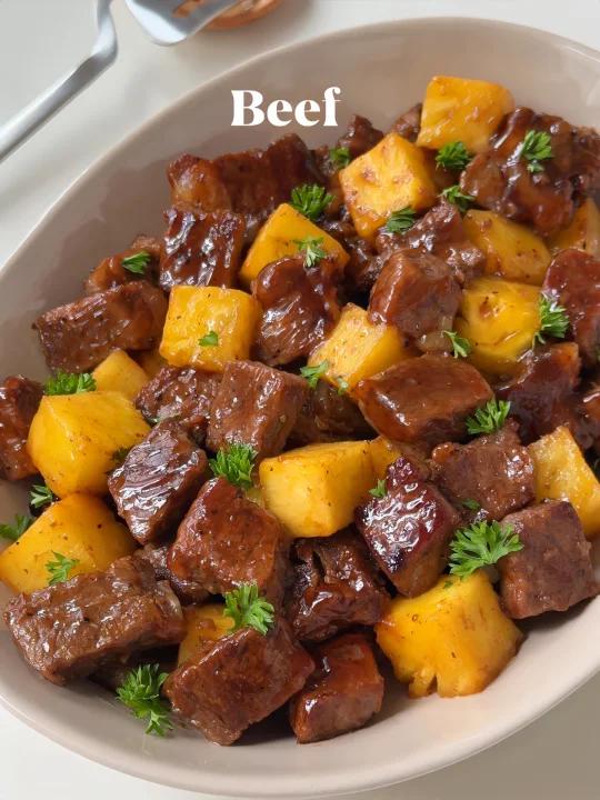 酸甜可口黑椒菠萝牛肉粒一口一个炫不停