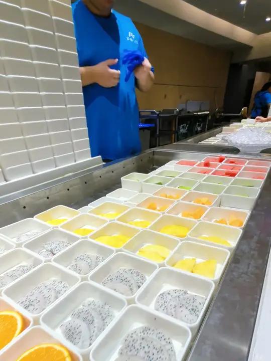冬天就要来富韩泡大澡,温暖又舒适,几十块钱,各种水果饮料无限畅饮