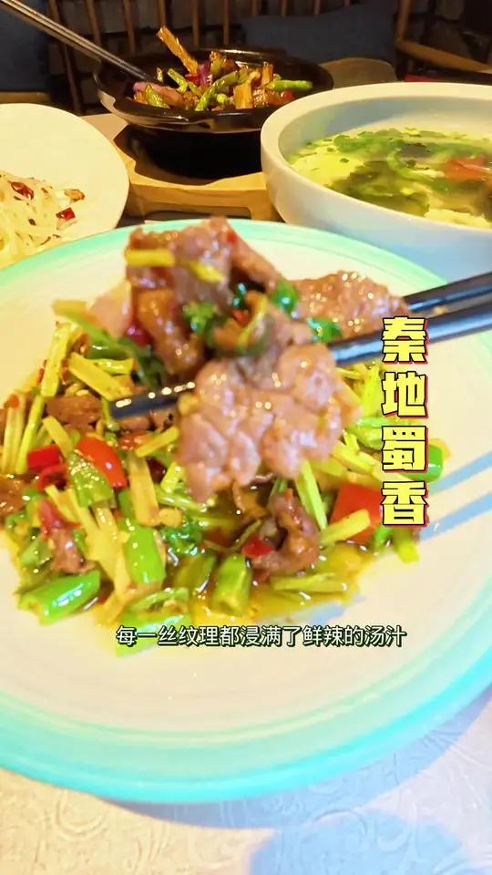 谁能想得到在机场附近装修高端还有性价比如此高的炒菜米饭套餐