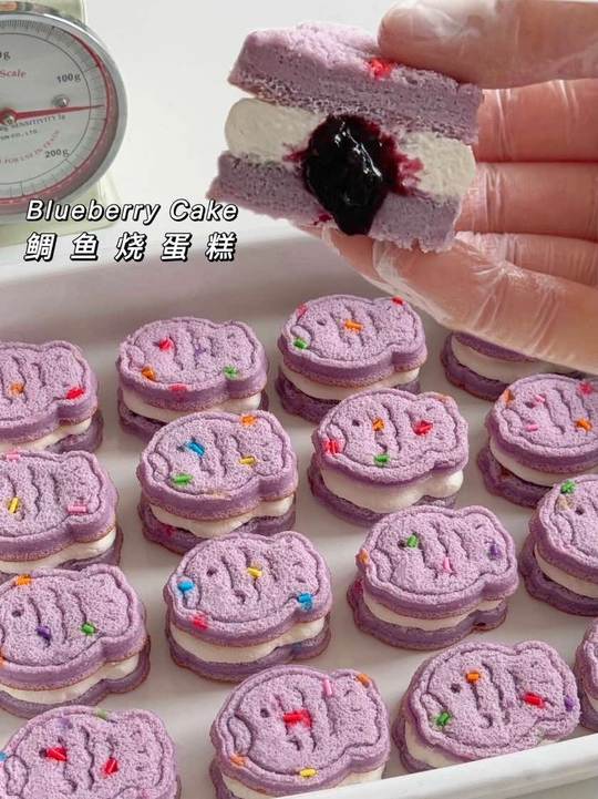 奶fufu蓝莓流心鲷鱼烧蛋糕，绵软细腻多重口感