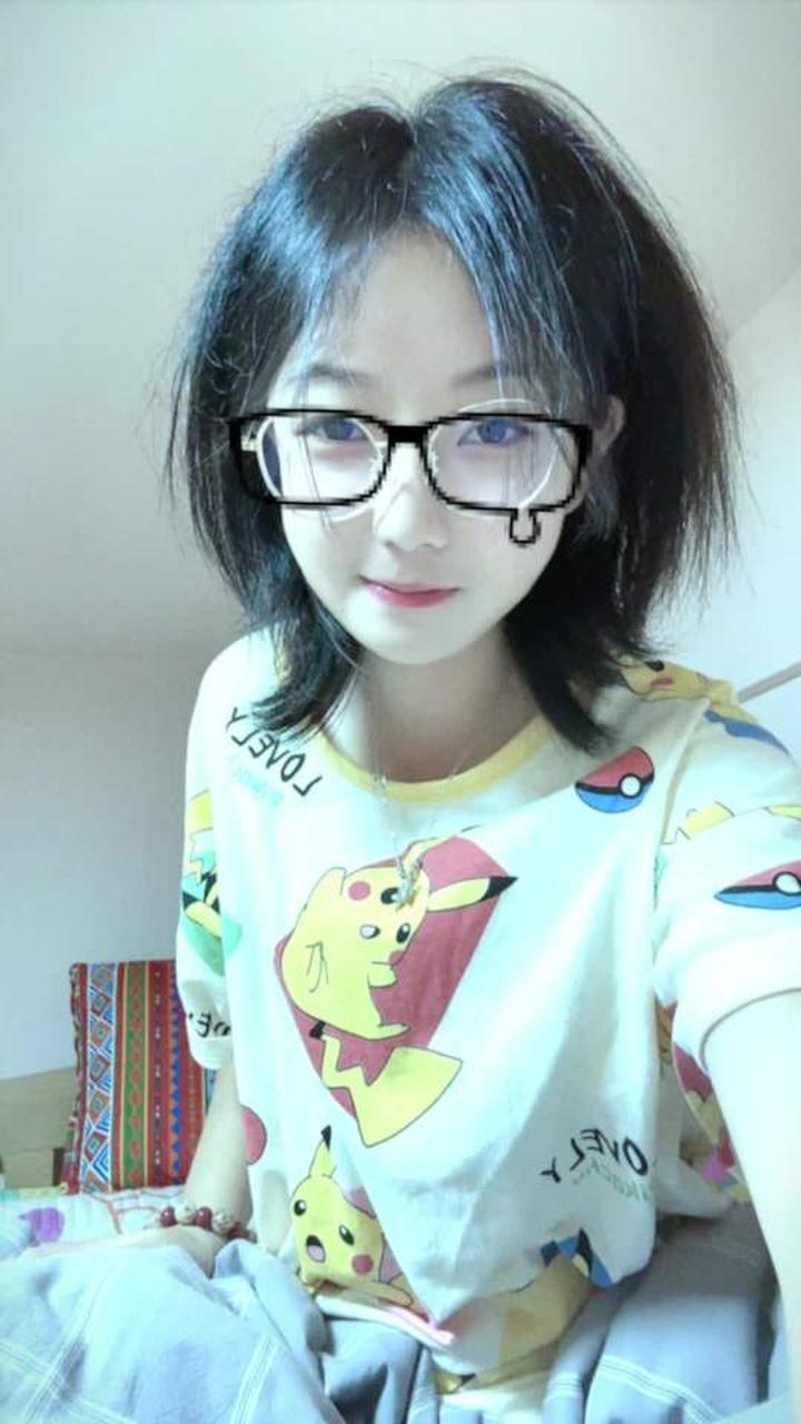 权威动漫女头像存好,帅小伙与元气甜妹展现多样美