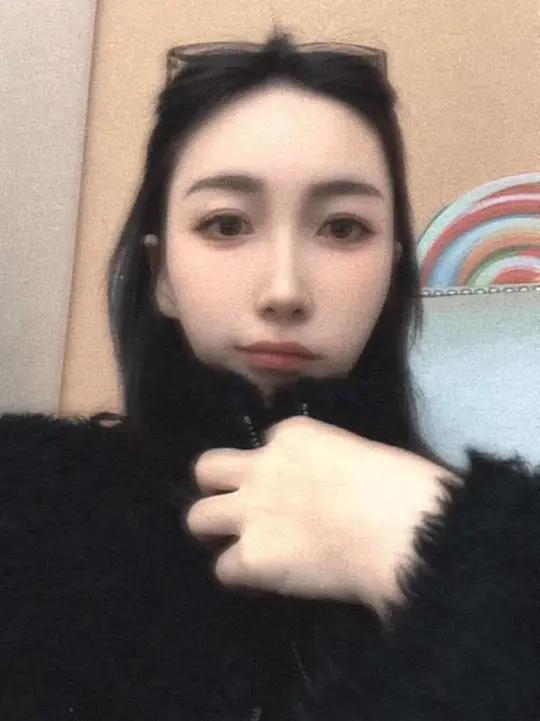 学会用离开的方式善待自己,离开某些人不是因为他们不好,是因为跟他们在一起的时候,我的状态不