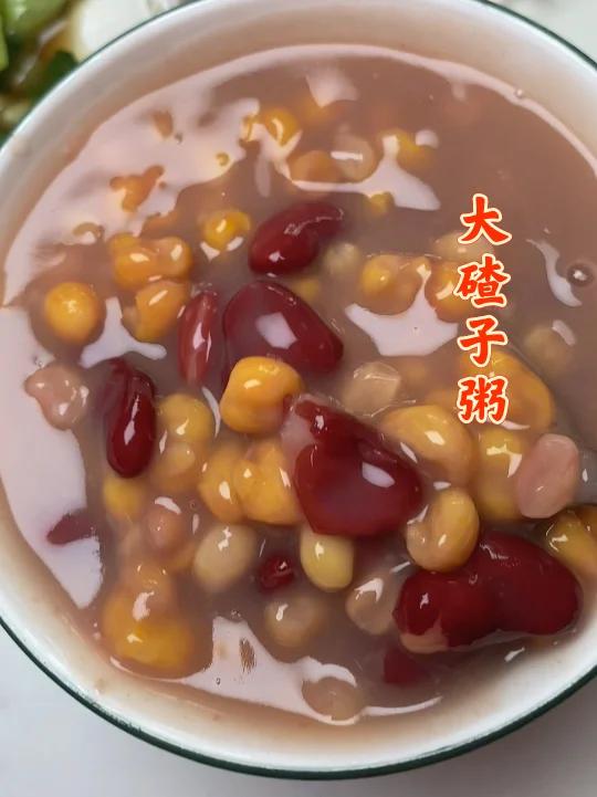 低脂的大碴粥 你喜欢配咸鸭蛋还是咸菜