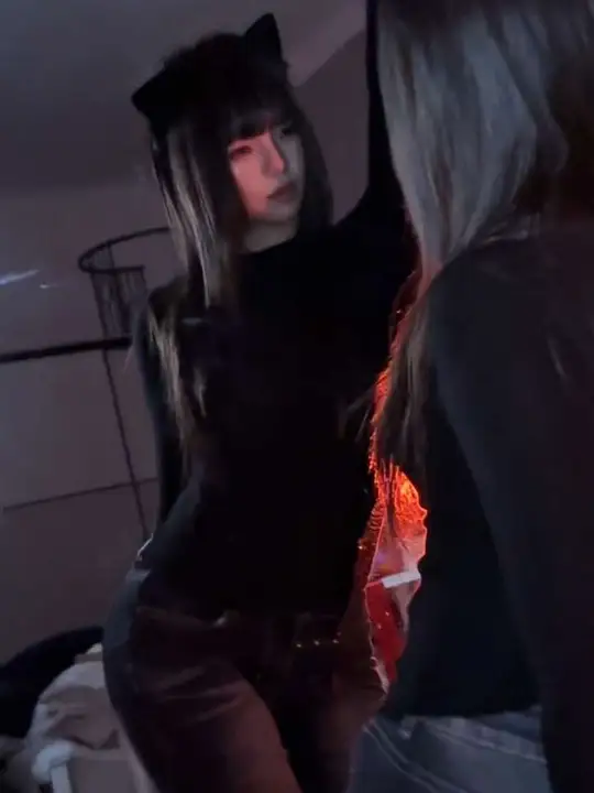 黑猫拟人化，小猫扮人类与我甜蜜相爱