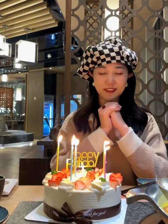 今年生日同时拥有了烟花和蛋糕