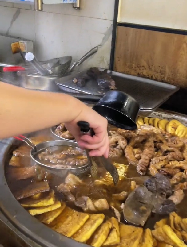 沈阳老北京卤煮火烧,你们觉得怎么样?