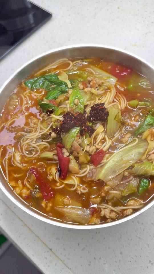 泡椒番茄肉末面 就喜欢这种番茄浓汤味