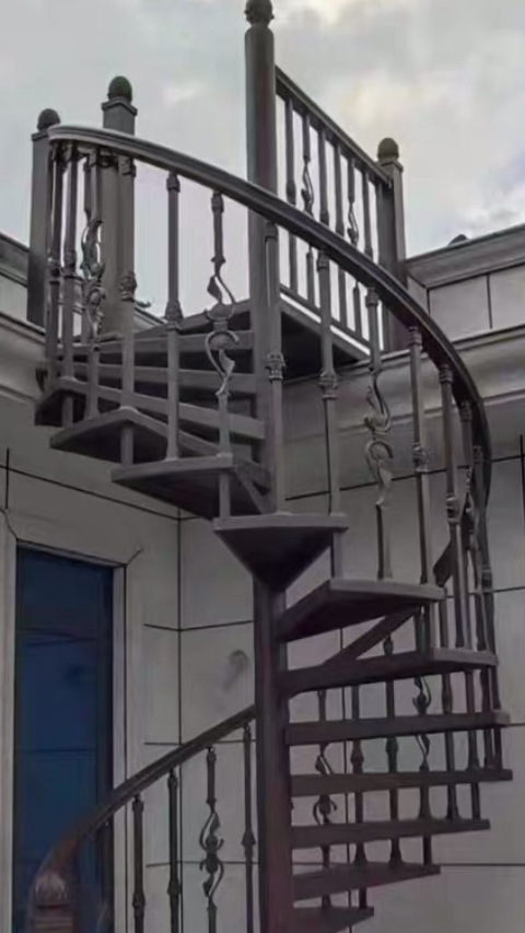 绿城江南中式别墅庭院露台定制户外铝合金旋转楼梯