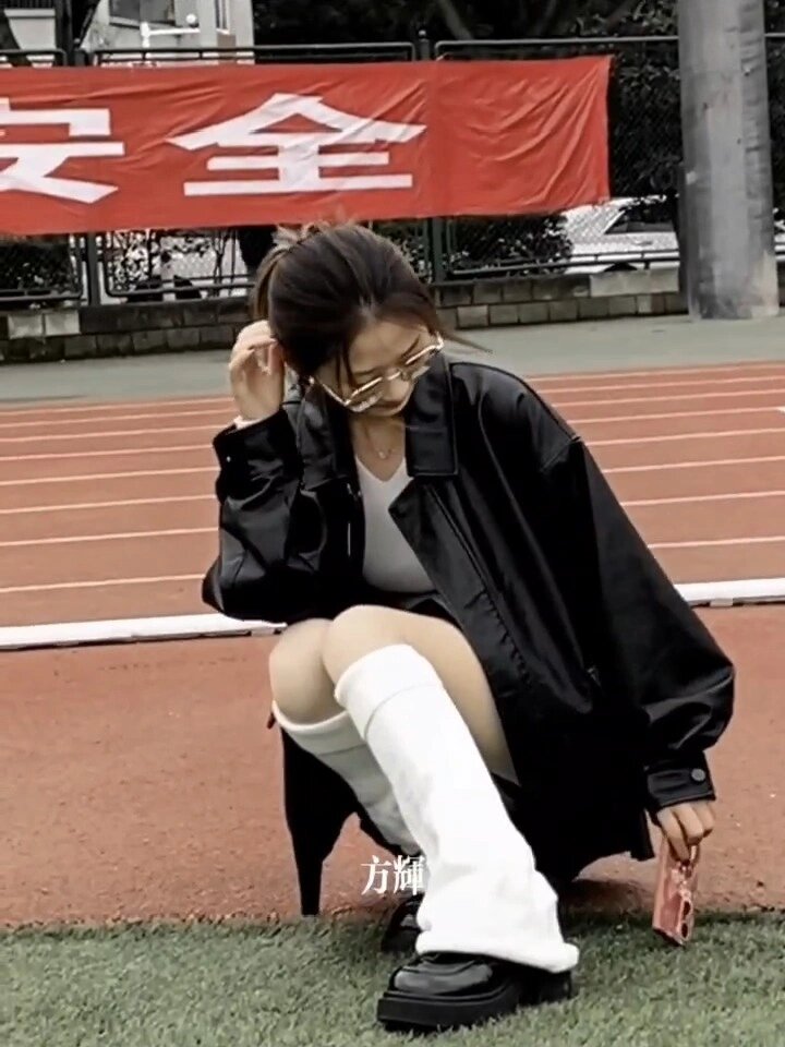 她叫什么名字啊 你还记得吗?