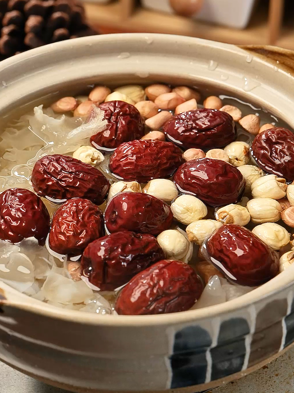 超养生的红枣银耳汤|秋冬美容养颜 滋阴润肺