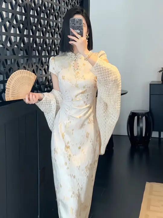事业金钱权利才是人的兴奋剂,拥有体验过后你才会发现,情情爱爱只是蛋糕上面撒的巧克力碎。#早