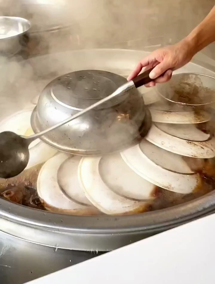上海市中心65块钱一碗的羊肉面，羊肉好吃又不膻