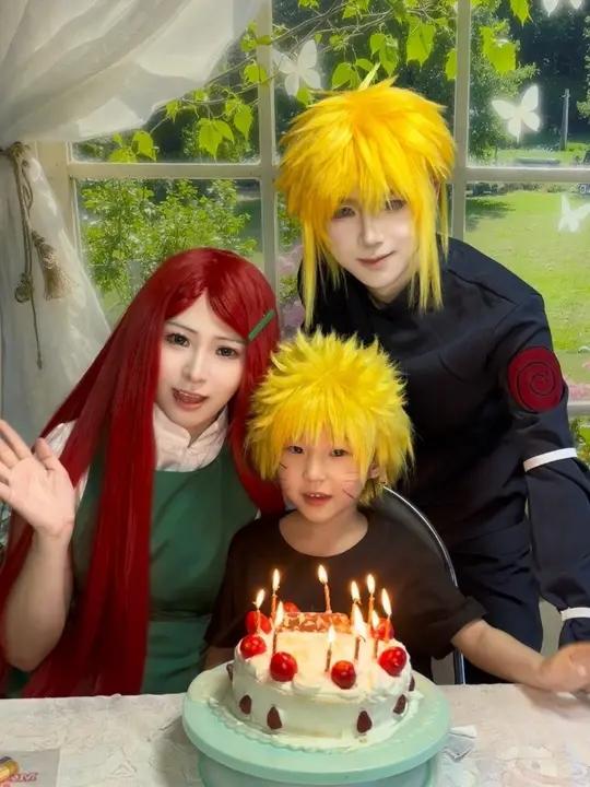 小纳生日快乐!今天是最幸福的鸣人!一家人cos给小纳做生日蛋糕庆生啦!