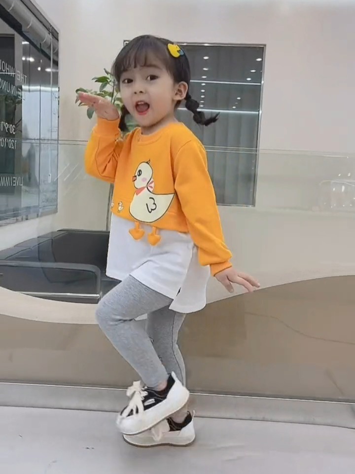 学小鸭子走路,摇摇摇