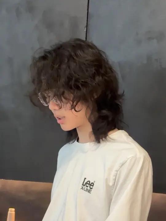 长发男的狼尾鲻鱼头了解一下