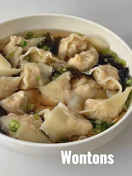 好吃不胖～巨鲜美低卡版芹菜鸡胸肉馄饨