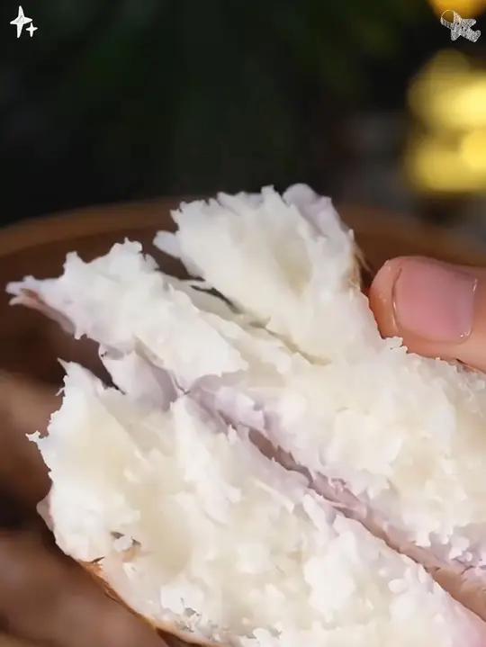 这个山药产自河南焦作 是正宗的垆土铁棍山药 口感粉糯香甜 煲汤 熬粥或者直接蒸着吃 吃起来