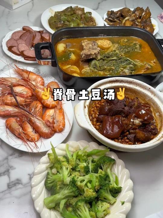做了超好吃的脊骨土豆汤,竟然没拍封面!