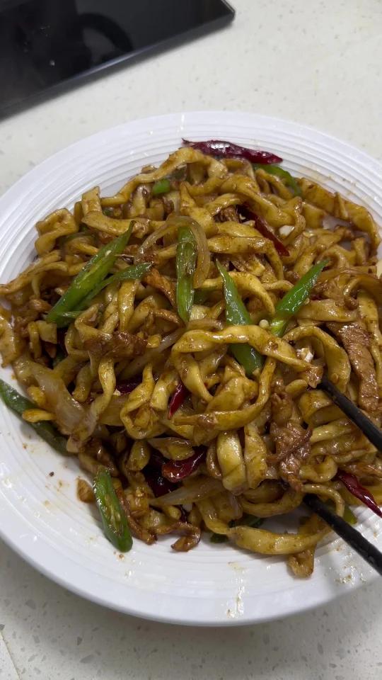 面条你就这样炒 比路边摊都好吃!锅气十足