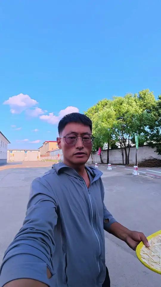 我这一百斤的体重和大青鱼拔河那个更厉害