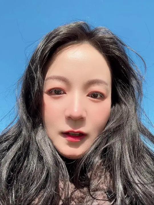 难怪说雪王唯一的塌房方式就是涨价,别的品牌315曝光后,都是全网喊打。同样是奶茶的护上阿姨