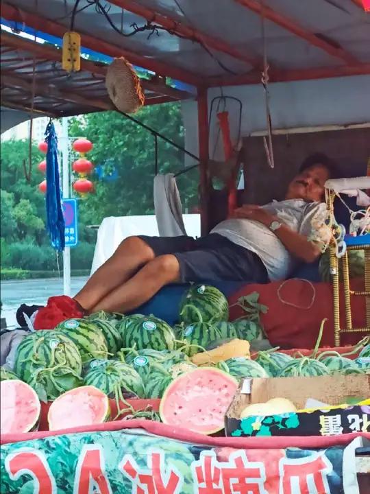南阳暴雨  南阳暴雨 下雨天 文案