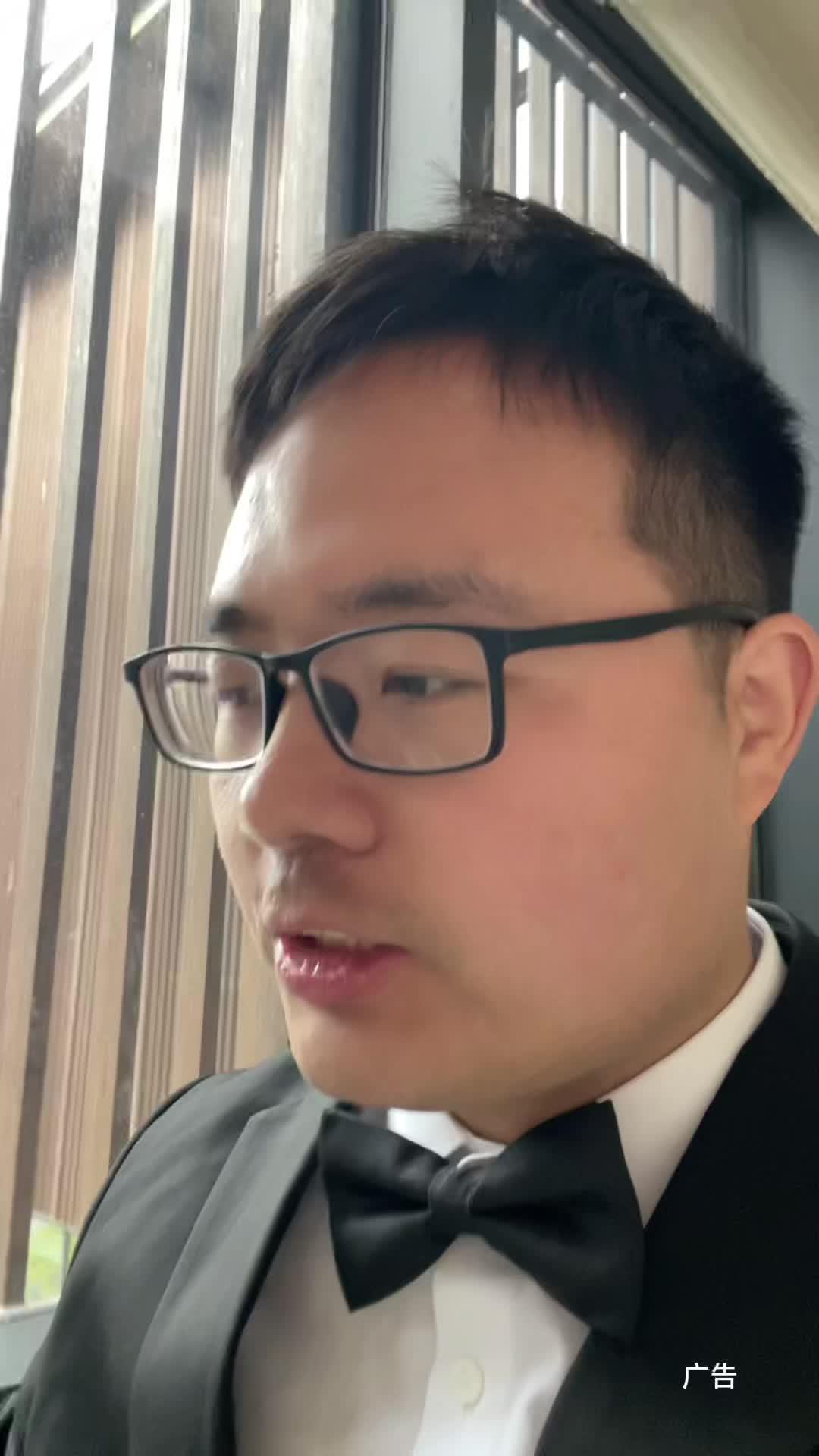 来吃肯德基啦 今年的第一顿小龙虾就是小龙虾堡啦!又到了炫小龙虾的季节 今年首顿小龙虾安排了