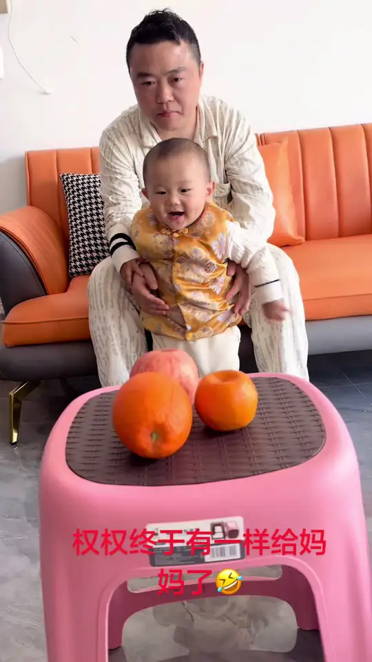 14月龄人类幼崽的成长,爸爸带娃有啥不一样?