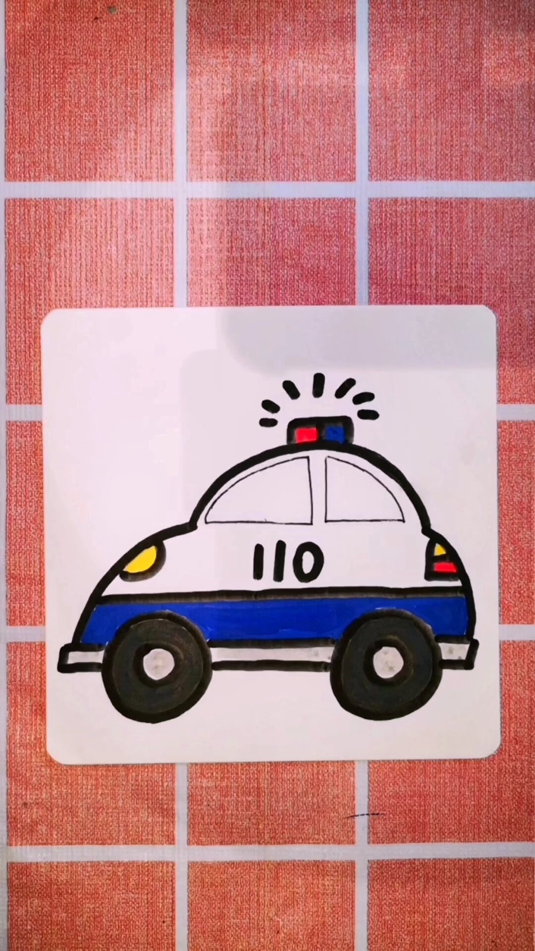 警车简笔画