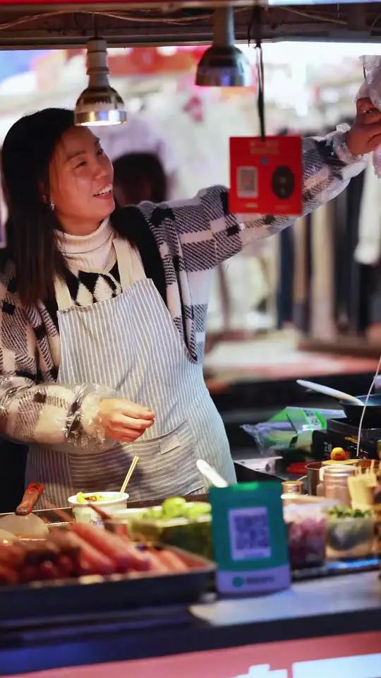 南阳街拍-府衙小吃街那些可爱的老板们(第三集)