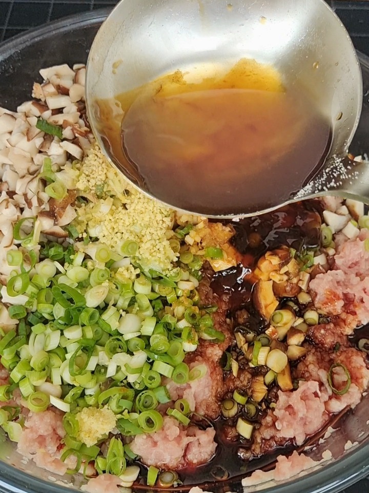 猪肉香菇水饺馅,这样调太好吃
