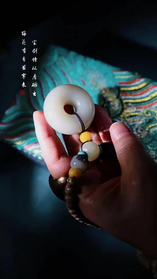 和田玉籽料面包圈复古挂件