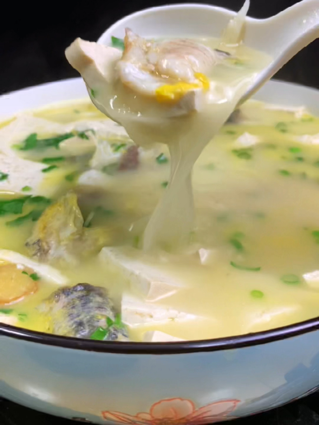 这样做的鲇鱼豆腐汤,一个人能喝一盆