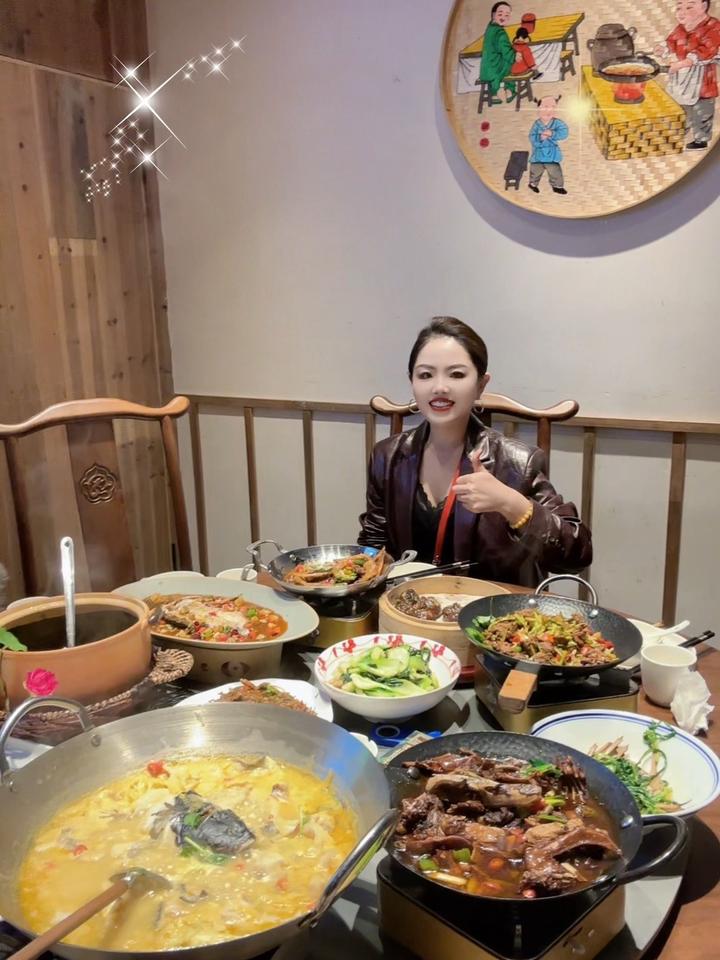 黄山名菜臭鳜鱼你吃过吗?感谢海参姐带我们品正宗黄山美食