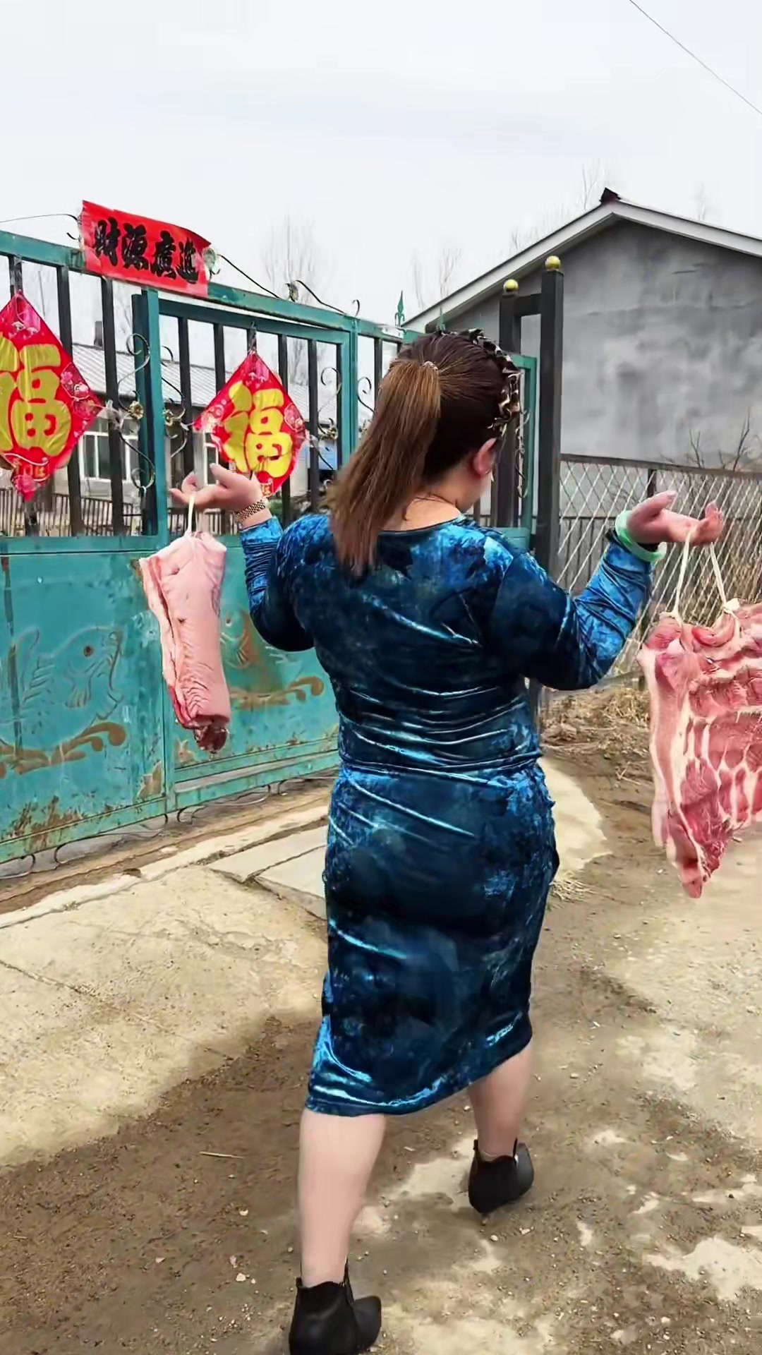 这熏肉大饼配上土豆丝老香了