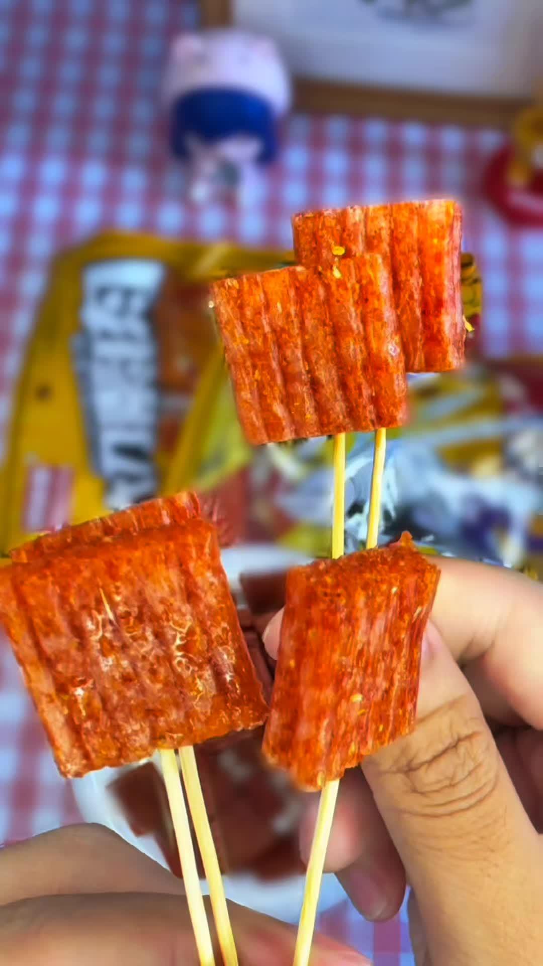 真的是超级便宜的大刀肉,滋滋冒油,追剧下饭必备!大刀肉 辣条 网红小吃