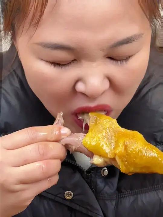 真正的竹林高山散养土鸡，竹林走地鸡，鲜香入味，不土包赔