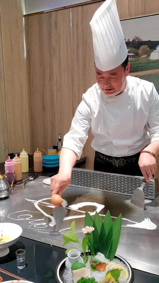 打卡流量蛋，花式铁板烧绝活展示，吃出仪式感