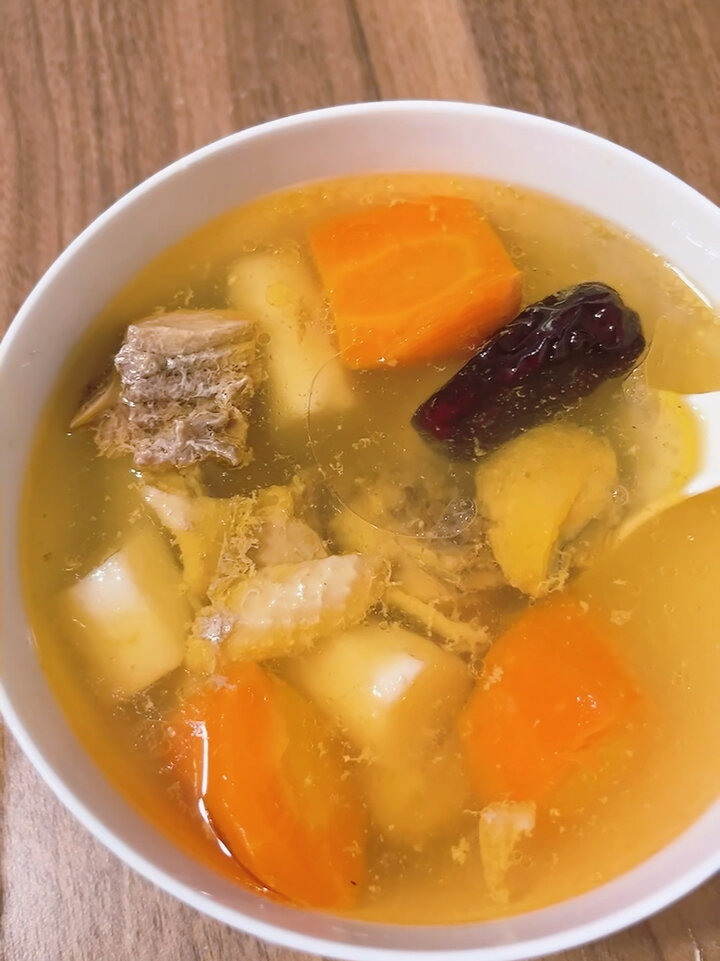 山药胡萝卜鸡肉汤