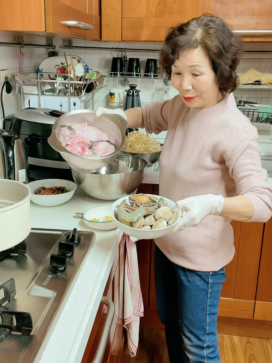 韩国婆婆今天做安康鱼海鲜汤