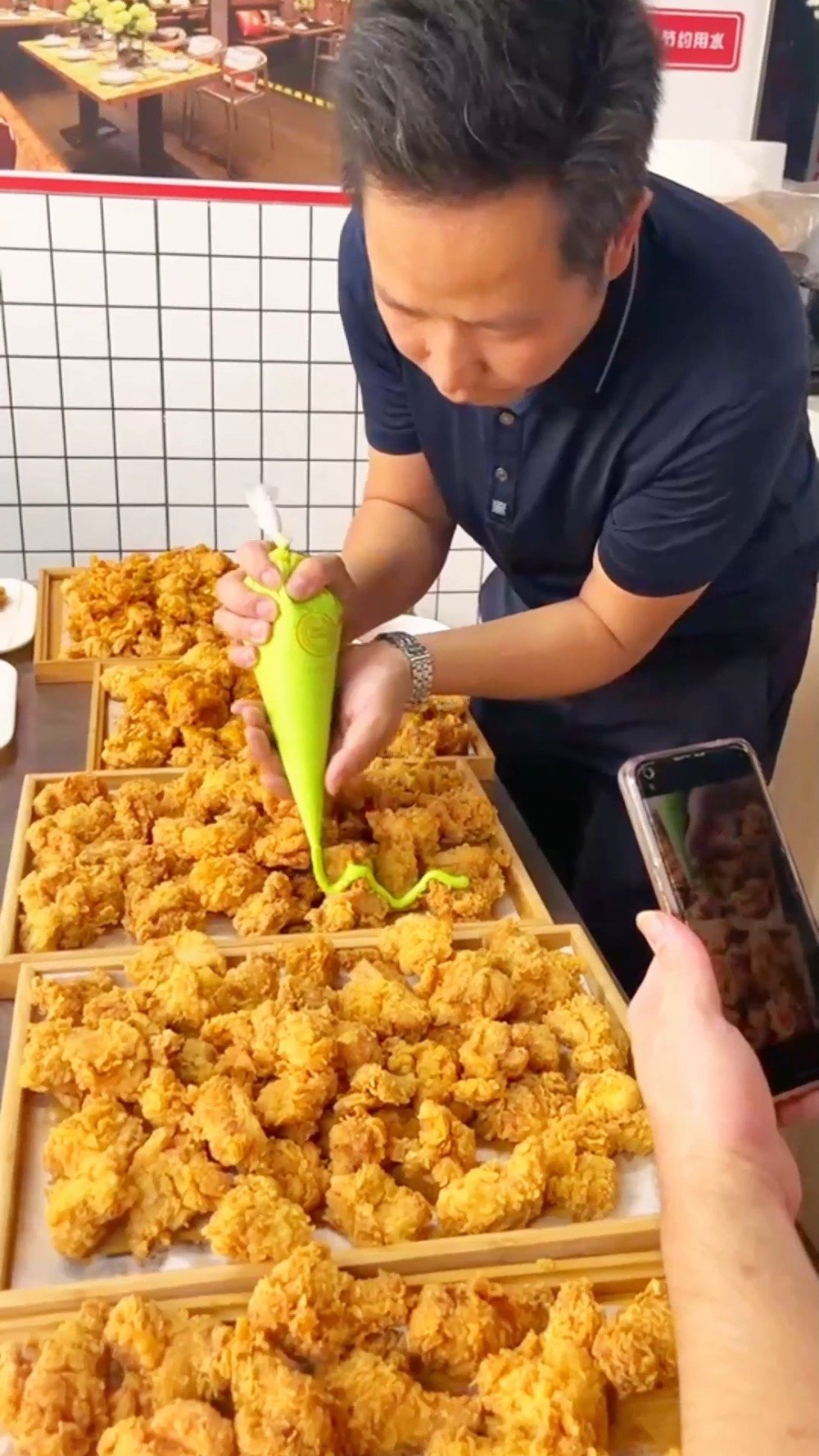 BIGBEAR名熊韩式炸鸡 制作流程简单无需大厨 食为先小吃培训项目?食为先小吃培训官方?