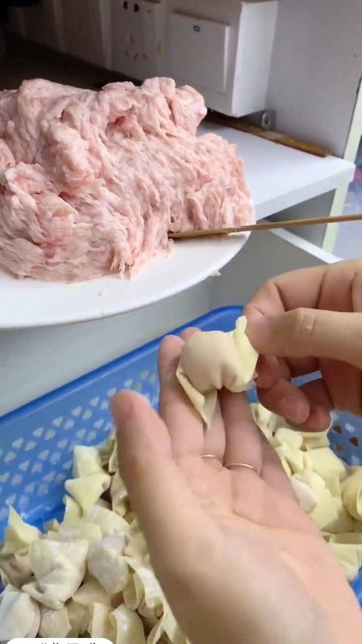 长城晚餐 慢动作教大家包小馄饨,你们学会了吗 特色面食