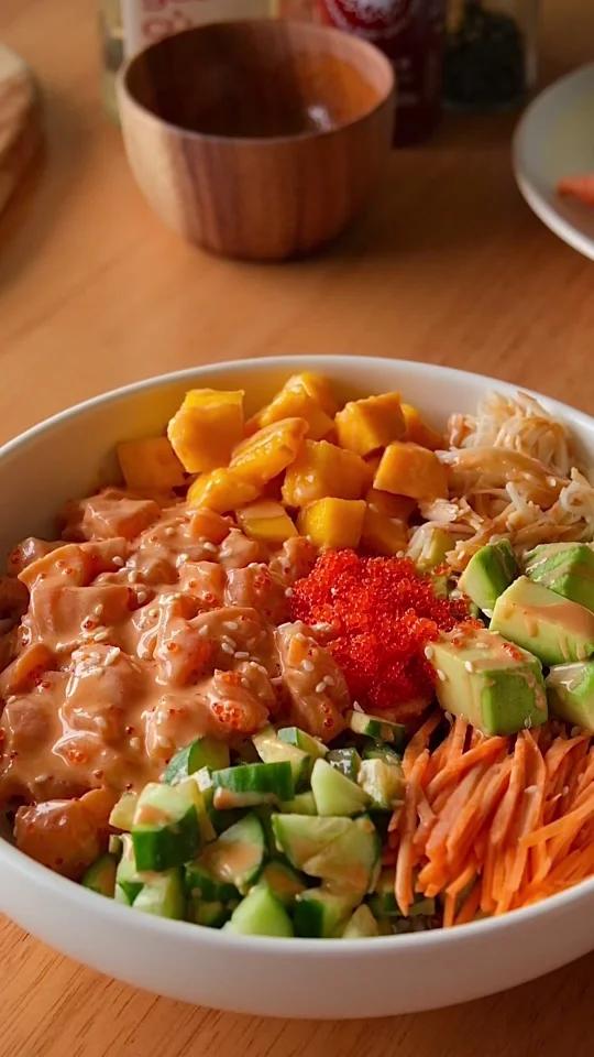 好吃的不开火料理|三文鱼牛油果波奇饭