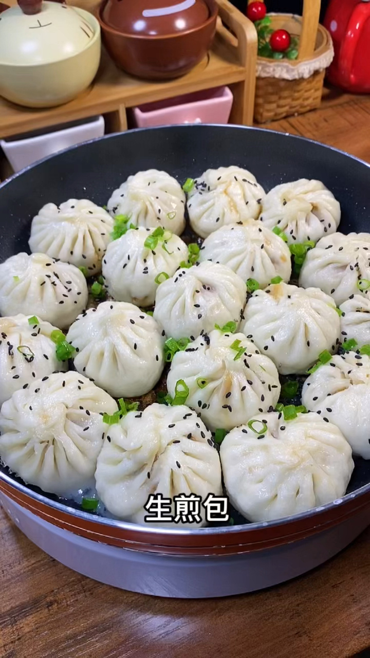 外婆教我的生煎包做法,焦香酥脆,咬一口爆汁