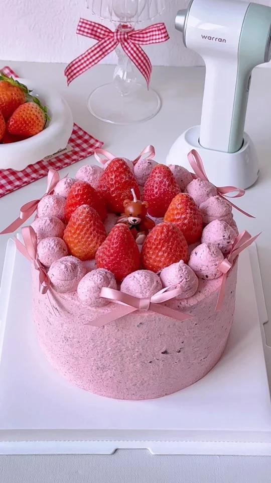 草莓奥利奥蛋糕四舍五入就是草莓麦旋风