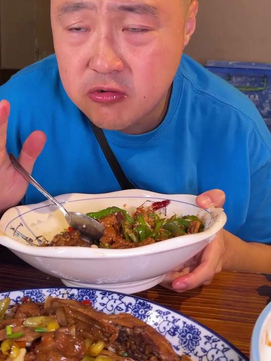 用新鲜野山椒做的黄焖鹅 味道鲜辣浓郁 鹅肉香醇 好辣好好吃